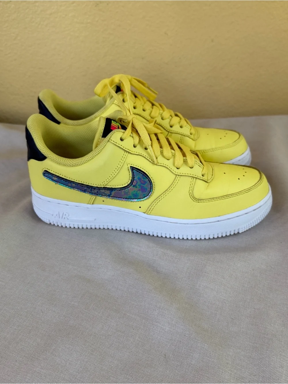 Nike Air Force 1 ‘07 LV8 Yellow Pulse Oil Slick Men’s  Size 8 EUC!